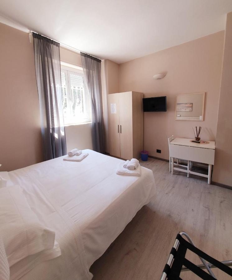 Vela Bianca H & R Hotel Diano Marina Exterior photo