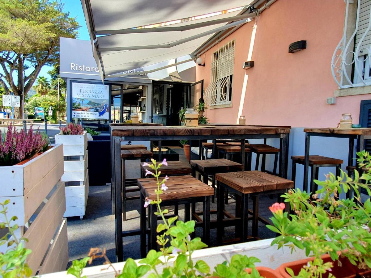 Vela Bianca H & R Hotel Diano Marina Exterior photo