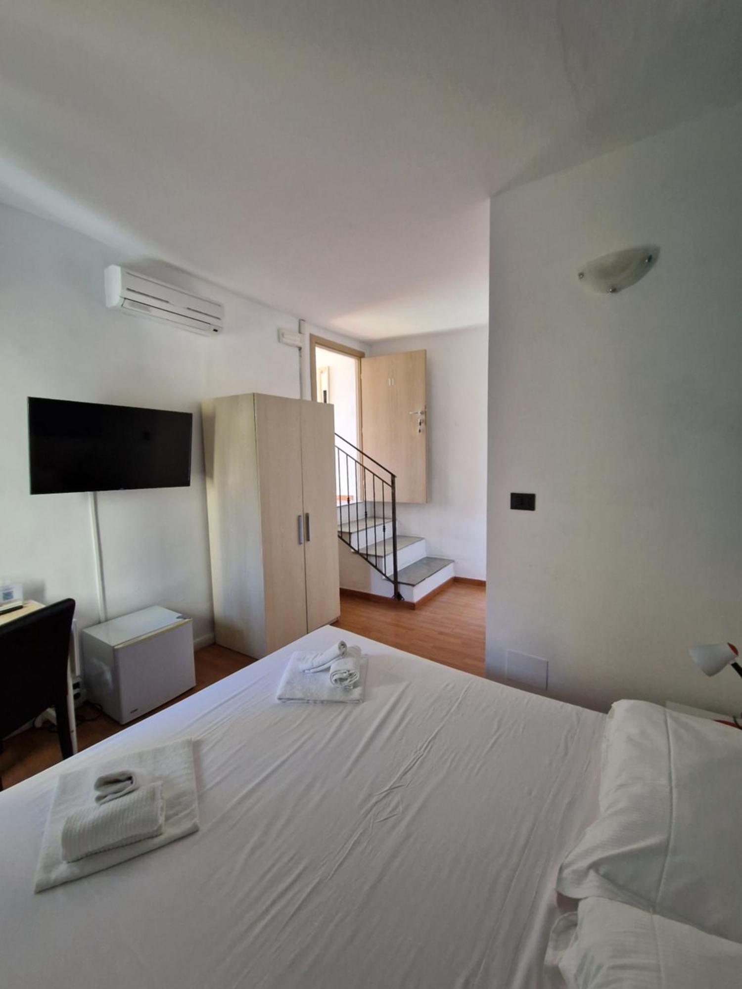 Vela Bianca H & R Hotel Diano Marina Room photo