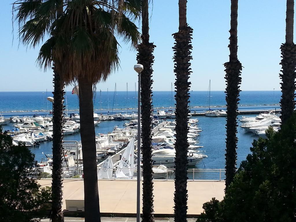 Vela Bianca H & R Hotel Diano Marina Exterior photo
