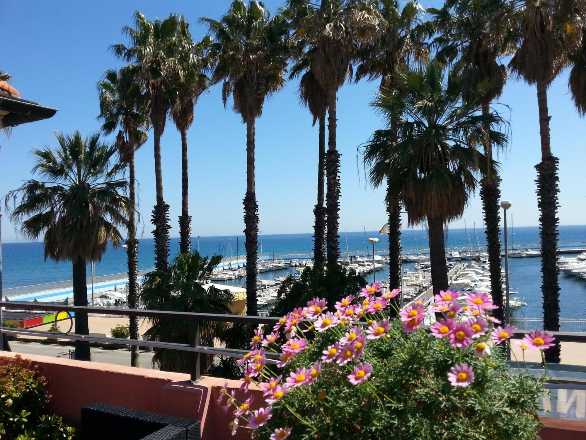 Vela Bianca H & R Hotel Diano Marina Exterior photo