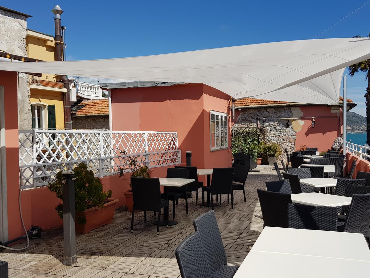 Vela Bianca H & R Hotel Diano Marina Exterior photo